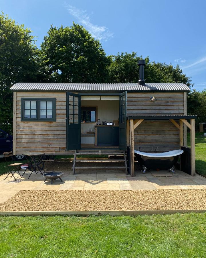 The Rabbit Warren Shepherd Hut Ketton Bagian luar foto