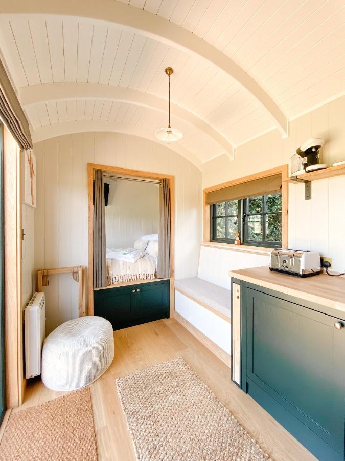 The Rabbit Warren Shepherd Hut Ketton Bagian luar foto