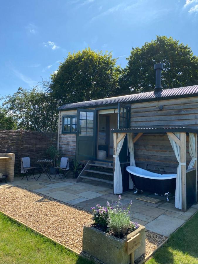 The Rabbit Warren Shepherd Hut Ketton Bagian luar foto